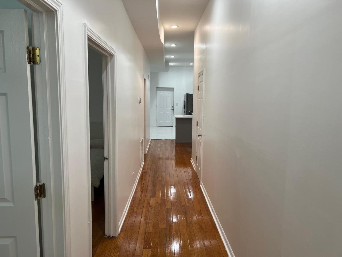 Adorable 2 Bedroom Apartment With Free Street Parking Chicago Exterior foto